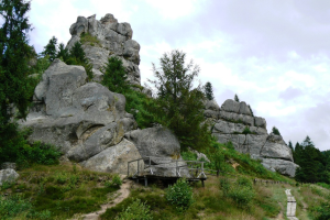 Заповідник Тустань